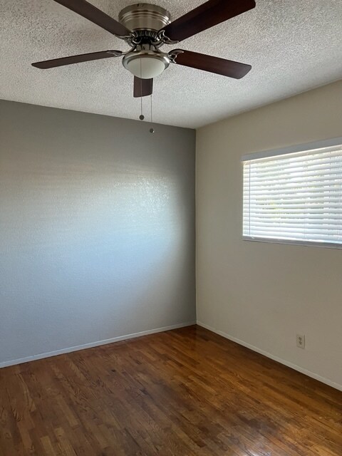 Building Photo - 853 Cerritos Ave