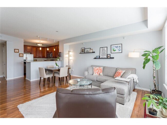 Building Photo - 545 N 1st St