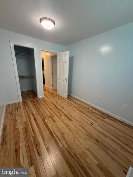 Building Photo - 28 Oak Shadows Ct