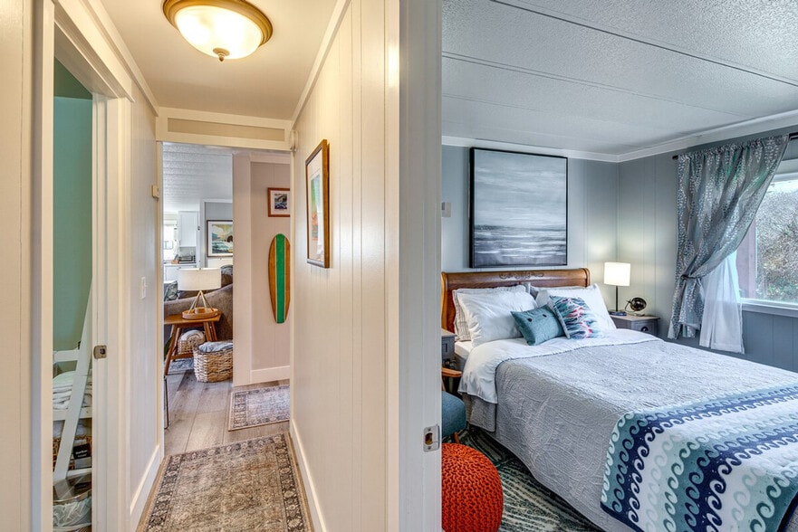 Building Photo - 4876 Railroad Ave