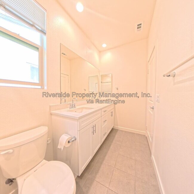 Building Photo - 16008 Jamie Ln