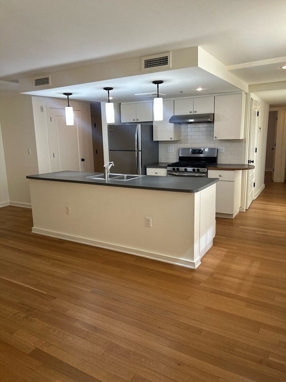 Building Photo - 10 Linwood St