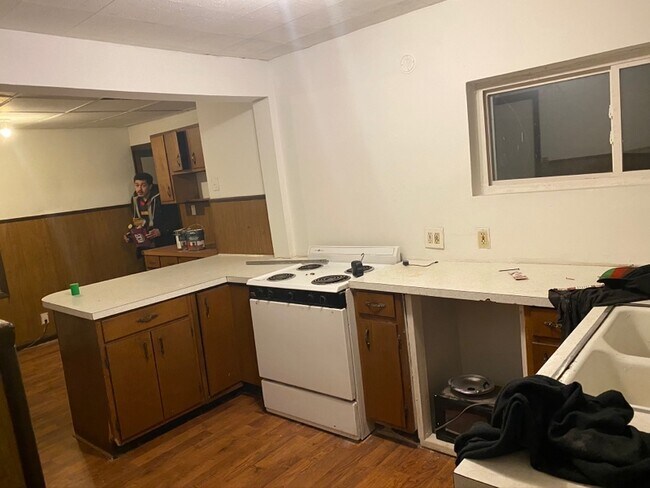 Building Photo - 1532 Woodland Ave NW