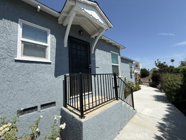 Building Photo - 1002 N Glenoaks Blvd