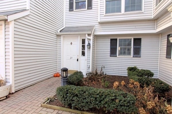 Building Photo - 27 Fallon Ct