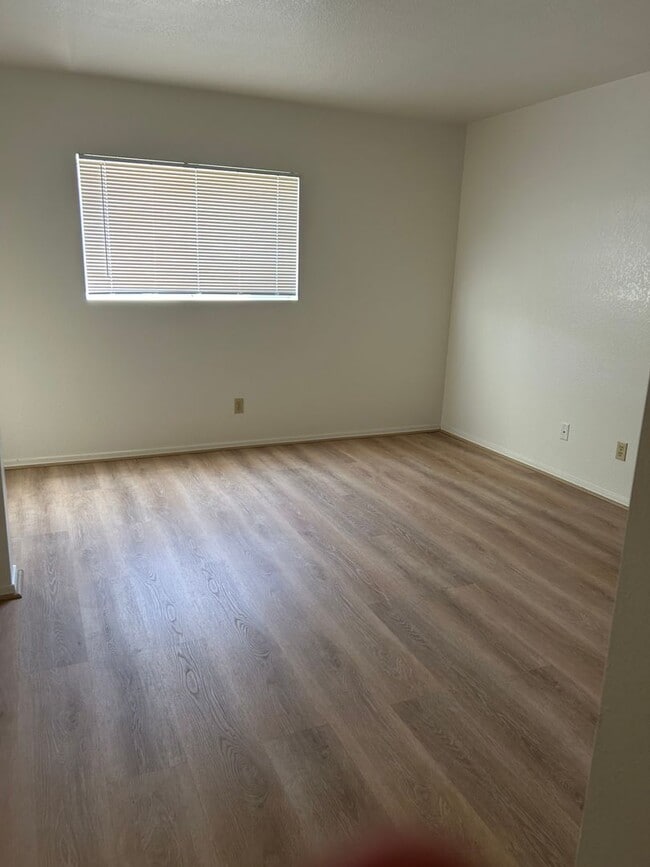 Building Photo - 2 Bedroom Condo located in Laughlin Bay
