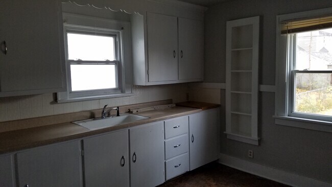 Building Photo - 3 Bedroom in Swillburg Area