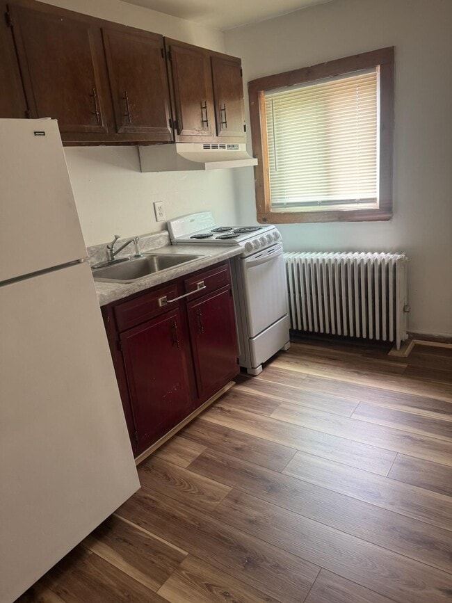 Building Photo - 4 Smith St