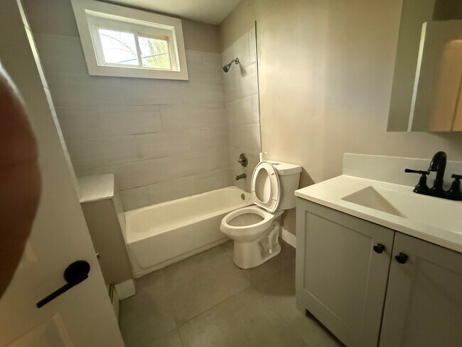 Building Photo - 89 Bostwick Ave