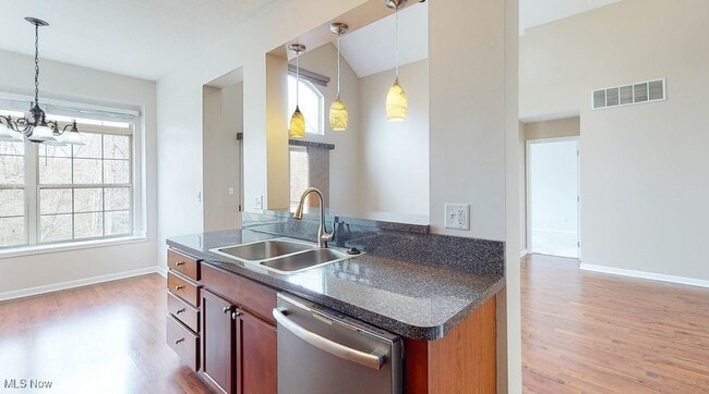 Building Photo - 4586 Creekside Dr