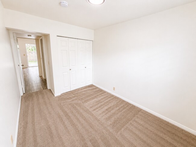 Building Photo - 1564 Hidden Valley Dr