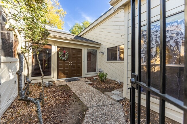 Building Photo - 6030 Gallant Forest Dr