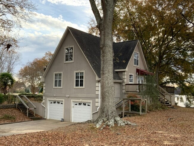 Primary Photo - Coolant River Water Front 4 Bedrooms / 2 F...