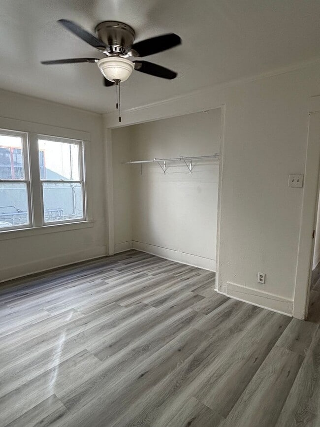 Building Photo - 1710-1712 Obispo Ave