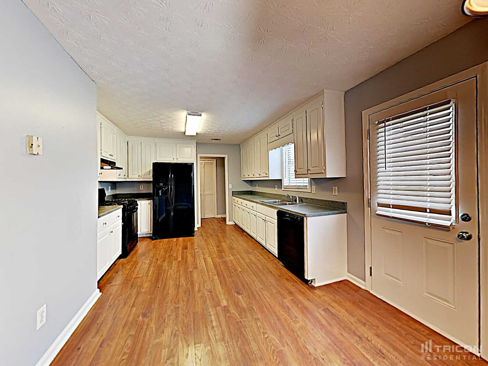 Building Photo - 309 Cattlemans Cir