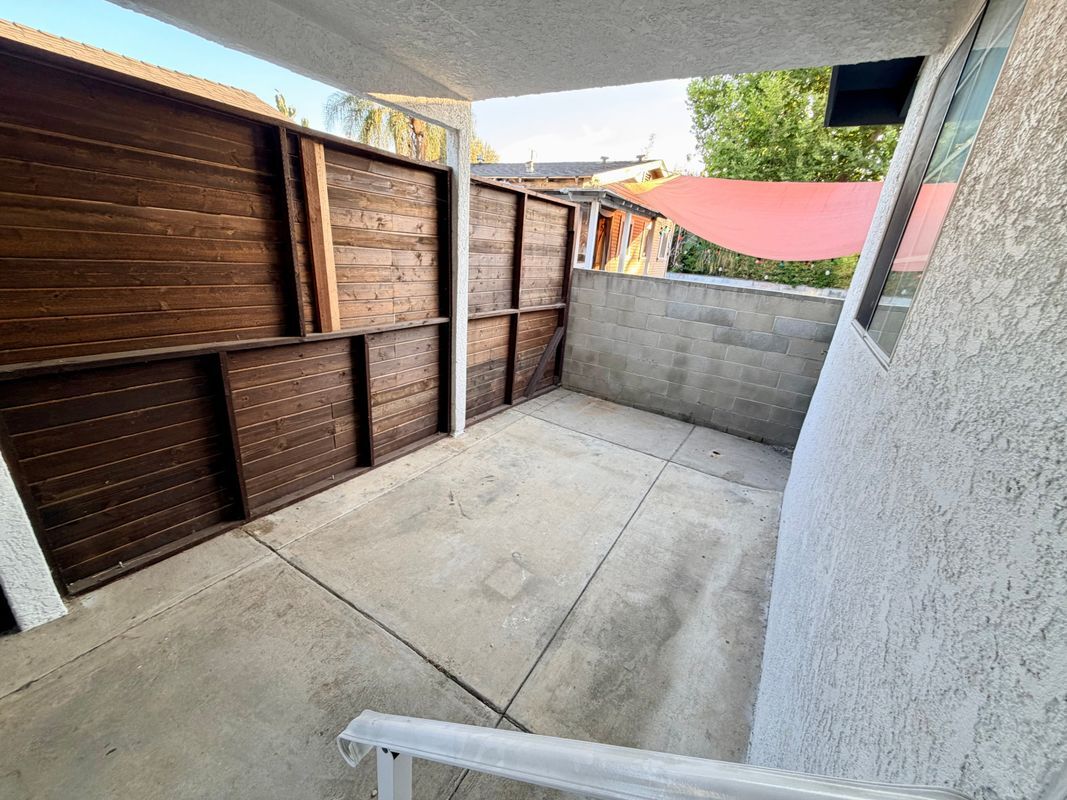 Building Photo - 5622 Aldama St