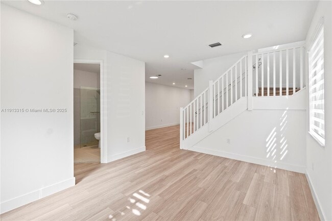 Building Photo - 10441 NW 66th St