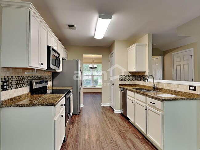 Building Photo - 1536 Cardinal Ln