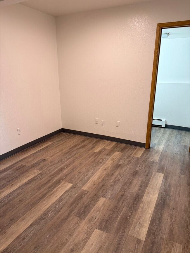 Building Photo - West Anchorage| END UNIT | 3BR 2.5BA | Gar...
