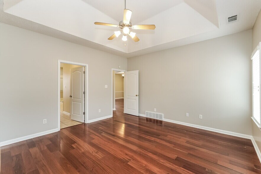 Building Photo - 10221 Carly Dr