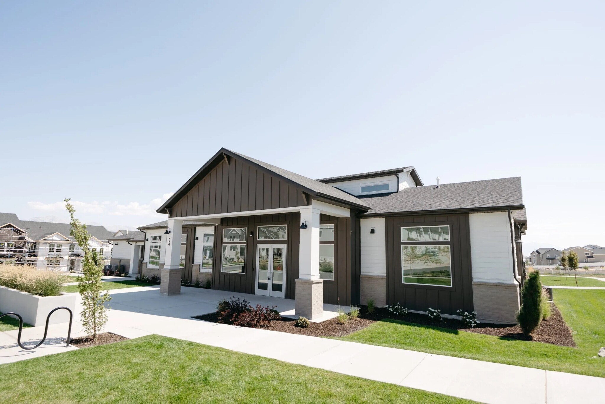 Building Photo - 874 N Hemsworth Way