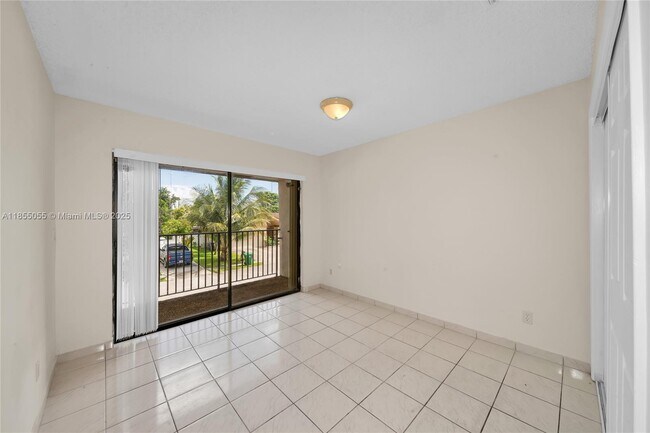 Building Photo - 4033 SW 68th Way