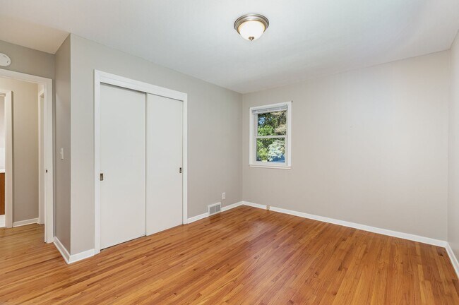 Building Photo - 4 Bed | 2 bath House in Andover School Dis...