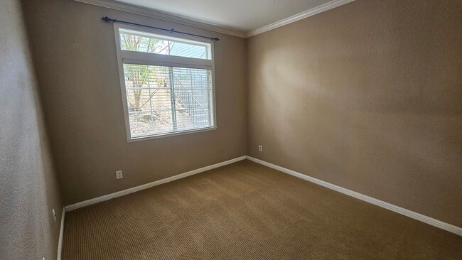 Building Photo - GORGEOUS AND SERENE Private 2BD/2BA Pleasa...
