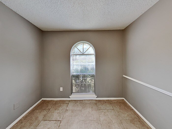 Building Photo - 2238 Turtle Creek Dr