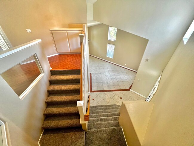 Building Photo - **3 Bedroom + Den & 3 bathroom Pool Home w...