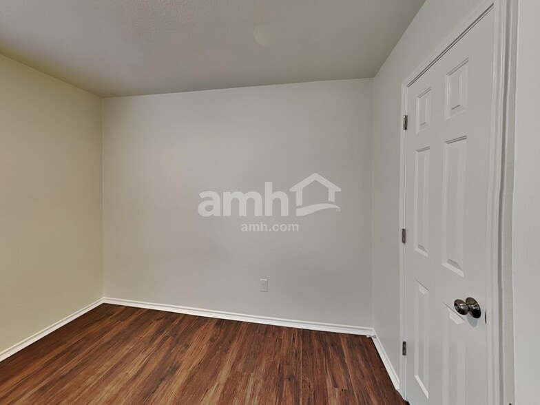 Building Photo - 8321 Brigalow St