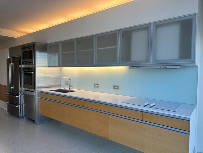 Building Photo - Furnished High-Rise on The Strip