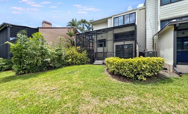 Building Photo - 13963 Lake Point Dr