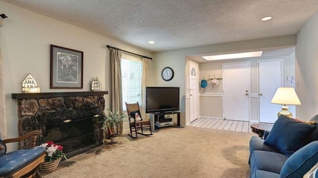 Building Photo - Union City 4 Bed | Master Suite | Perfect ...