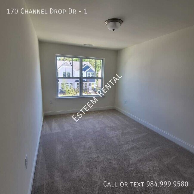 Building Photo - 170 Channel Drop Dr