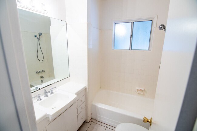 Building Photo - Charming 3-Bedroom Home for Lease in College West, San Diego