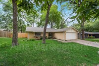 Building Photo - 4 Eastlane Pl