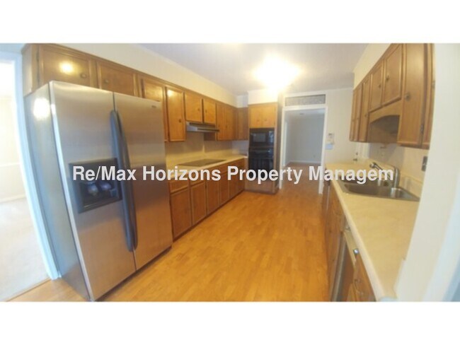 Building Photo - Great Northeast Home!