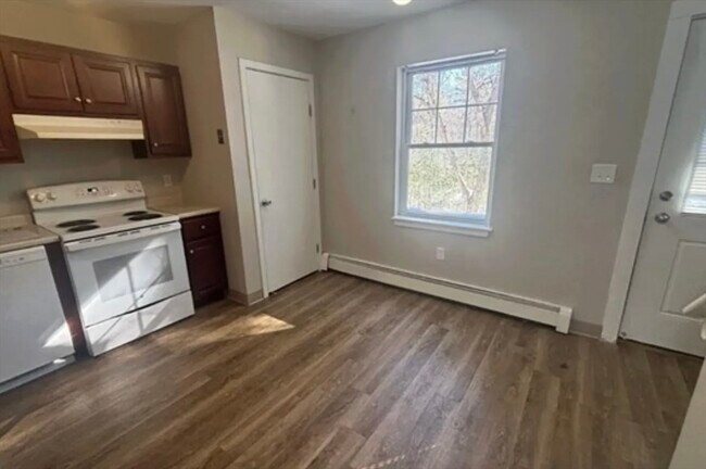Building Photo - 65 Frank's Ln
