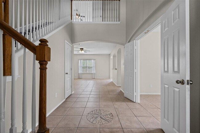 Building Photo - 20521 Farm Pond Ln