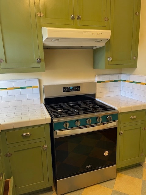 New stainless stove - 1540 N Lake Ave
