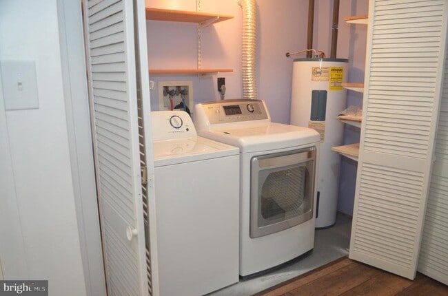 Building Photo - 267 Longford Ct