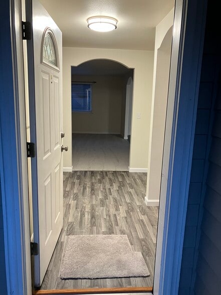 Building Photo - 407 N 5th Ave SW