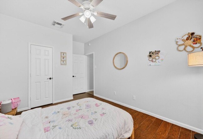 Building Photo - 15226 Olmstead Park Dr
