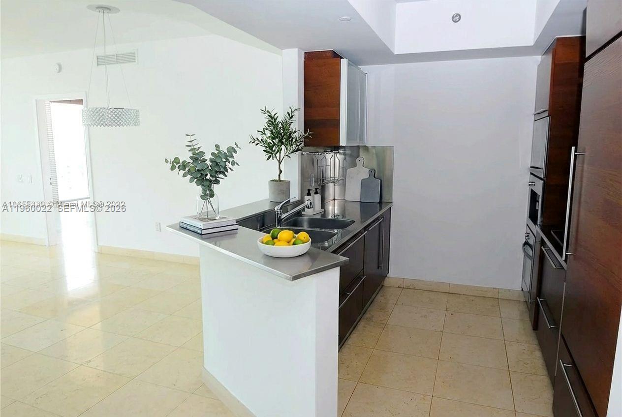 Building Photo - 450 Alton Rd