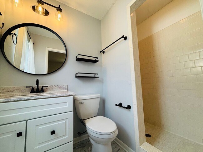 Building Photo - 3 Bedroom, 2 Bath House in Woodbine w/walking trail access