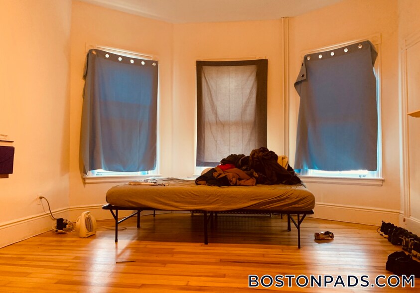 Building Photo - 158 Boston St