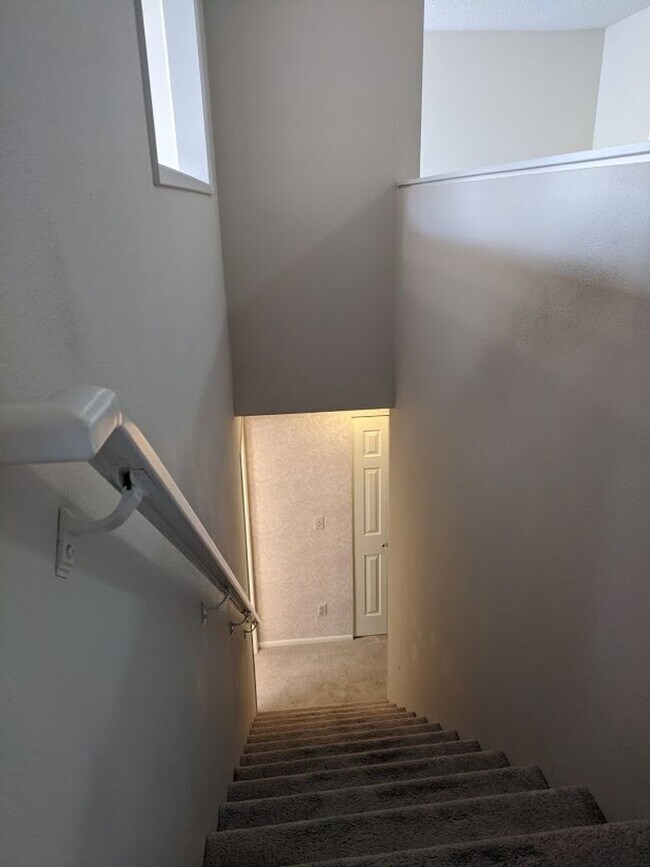 Building Photo - Mercer Island 2 bedroom Condo