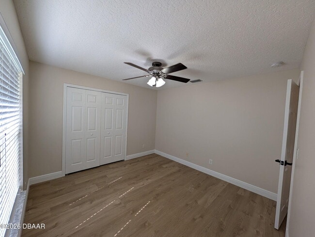 Building Photo - 3725 Sunrise Oaks Dr