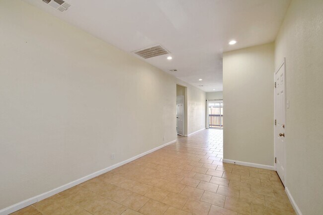 Building Photo - 417 Odell St